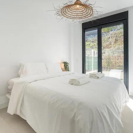 25 Mesas Big Terrace With Indoor & Outdoor Pool & Gym Appartement Estepona